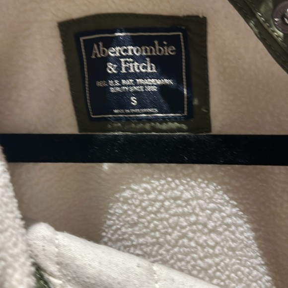 Abercrombie Pull Over sweater - Picture 2 of 3